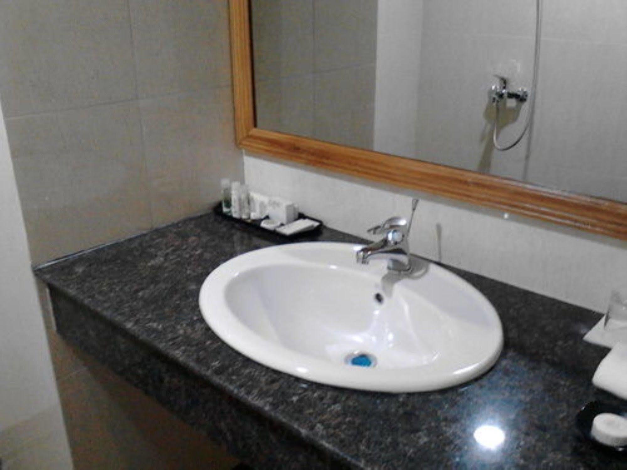 Silver Green Hotel Γιανγκόν Εξωτερικό φωτογραφία