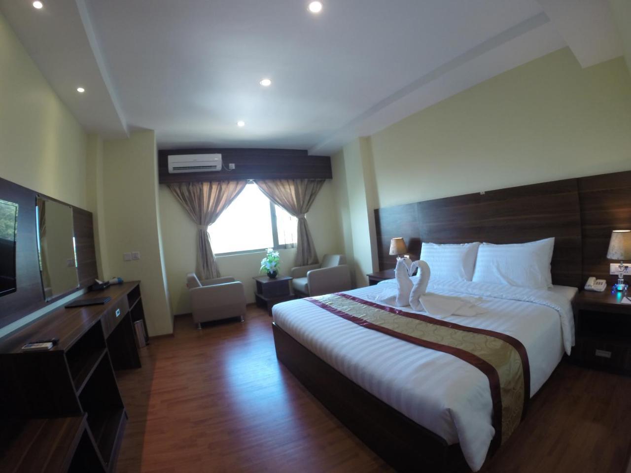 Silver Green Hotel Γιανγκόν Εξωτερικό φωτογραφία